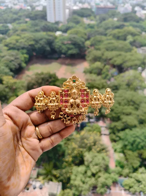 LAKSHMI CENTRE CLIP 